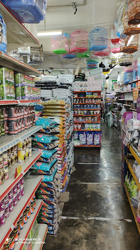 Aquarius Pet Store