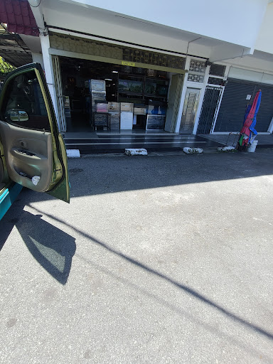 Akuarium Dan Burung P. Dickson