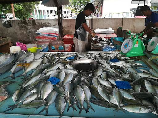 Pasar Ikan, sayur, buah-buahan dan kuih muih Sabindo, Kinarut, Sabah.
